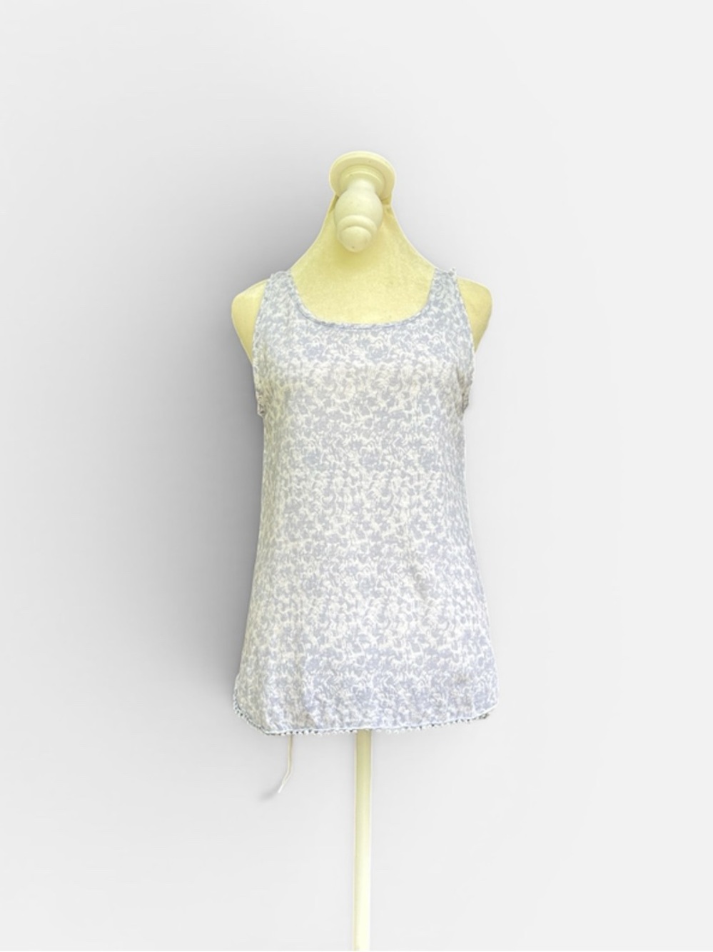 St. Tropez 100% Linen Sleeveless Tank with PomPom Trim in Lavender Size XS